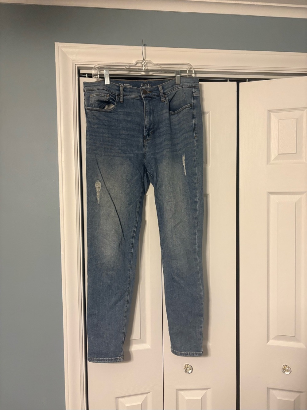 a.n.a Women's Light Blue Skinny Jeans with Subtle Distress